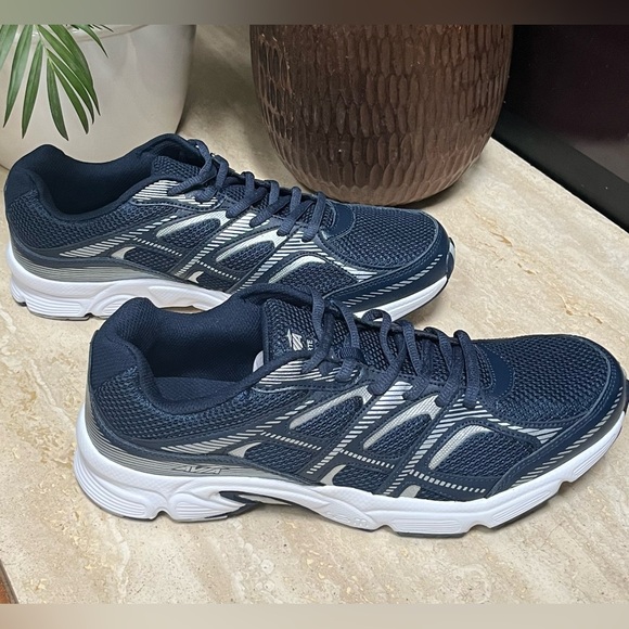 NWT Avia Men’s Avi-Forte Running Shoes